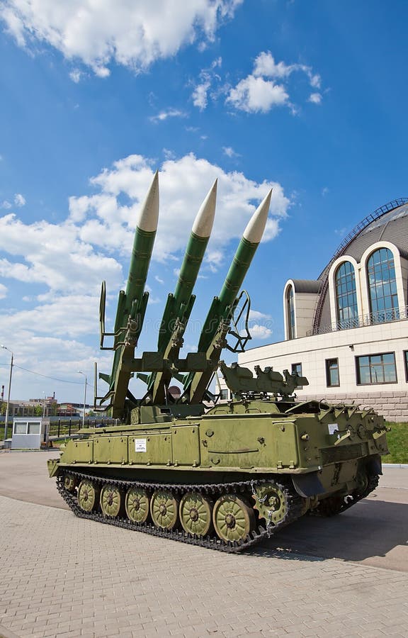 Russisches Bewegliches Boden-Luft-Raketen-System 2K12M1 Kub-M1