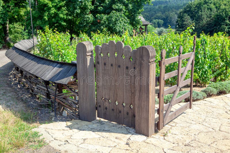 gate rustic