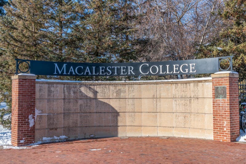 Ruth Stricker Dayton Campus Center at Macalester College Editorial ...