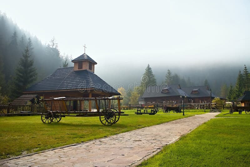 Ružomberok - vstup do Cutkovské doliny s kaplí.