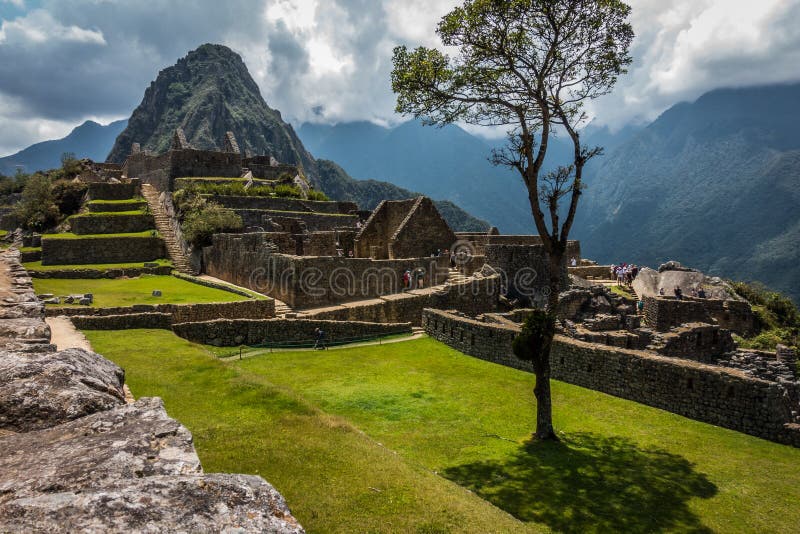 A ruína de pedra antiga em Machu Picchu imagem de stock A ruína de pedra antiga em Machu Picchu imagem de stock