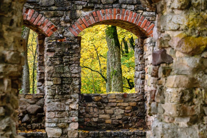 Ruínas da casa de campo imagens de stock royalty free