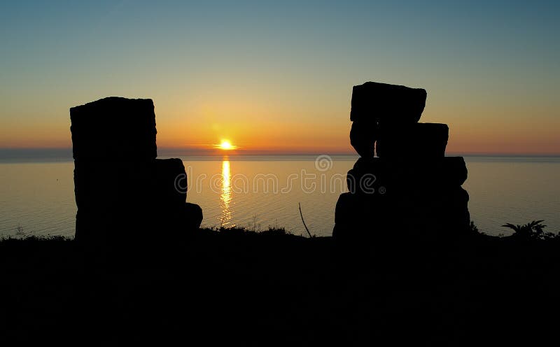 Ruínas do castelo no por do sol fotos de stock Ruínas do castelo no por do sol fotos de stock