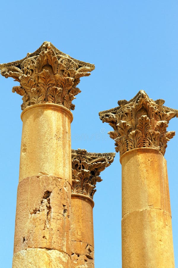 Ruins of the Temple of Artemis in the archeological site of Jerash, the ancient city od Gerasa, 50 km far from the capital Amman in Jordan. This temple was built in 150 AD, during the reign of roman Emperor Antoninus Pius. Ruins of the Temple of Artemis in the archeological site of Jerash, the ancient city od Gerasa, 50 km far from the capital Amman in Jordan. This temple was built in 150 AD, during the reign of roman Emperor Antoninus Pius