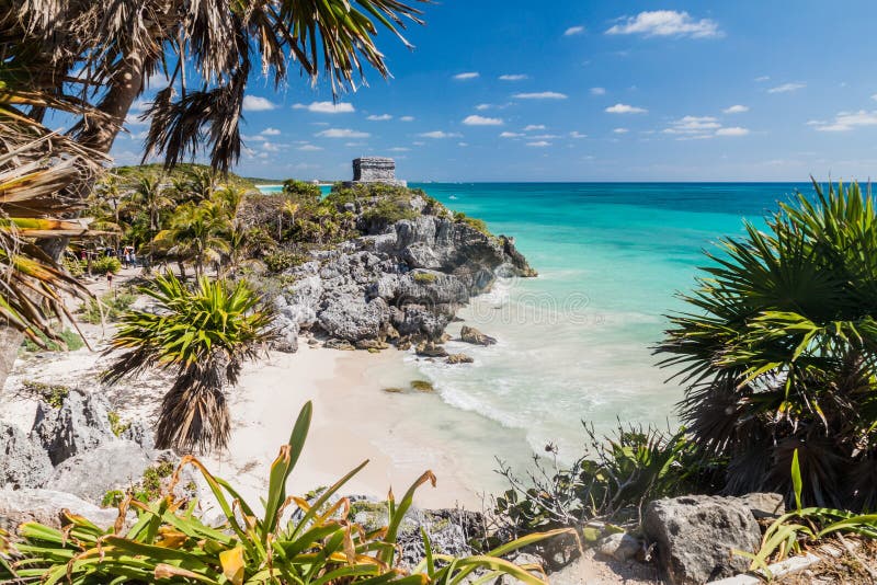 Ruïnes van de oude Maya stad Tulum en het Caraïbische overzees, Mexi stock foto's Ruïnes van de oude Maya stad Tulum en het Caraïbische overzees, Mexi stock foto's