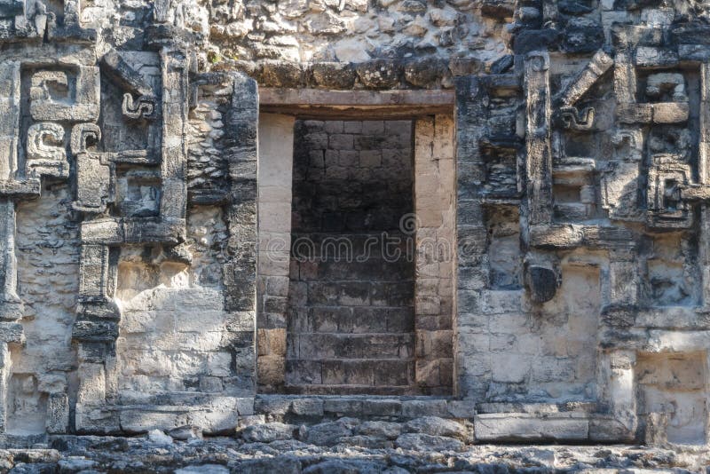 Ruïnes van de oude Maya-stad Chicanna royalty-vrije stock afbeelding