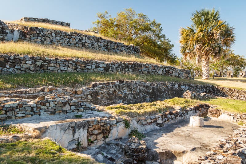Ruïnes van de pre-Spaanse stad Quiahuiztlan, de staat van Veracruz stock afbeeldingen Ruïnes van de pre-Spaanse stad Quiahuiztlan, de staat van Veracruz stock afbeeldingen