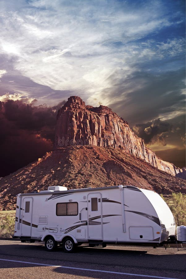 Rv dans Canyonlands photo libre de droits Rv dans Canyonlands photo libre de droits