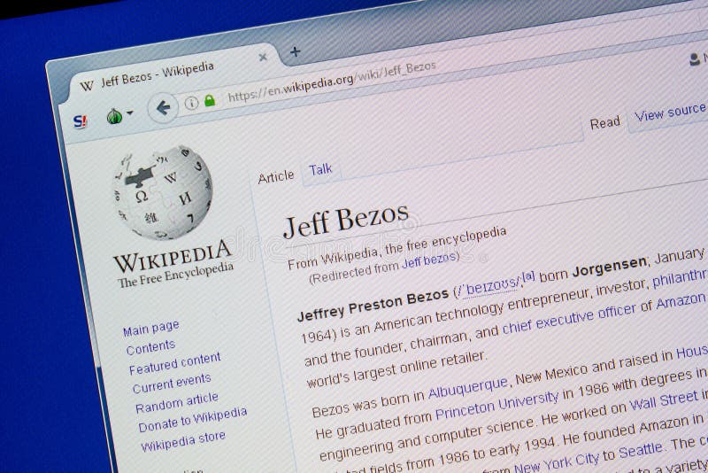 Ryazan, Rusland - Juli 09, 2018: Pagina op Wikipedia over Jeff Bezos op de vertoning van PC royalty-vrije stock afbeelding Ryazan, Rusland - Juli 09, 2018: Pagina op Wikipedia over Jeff Bezos op de vertoning van PC royalty-vrije stock afbeelding