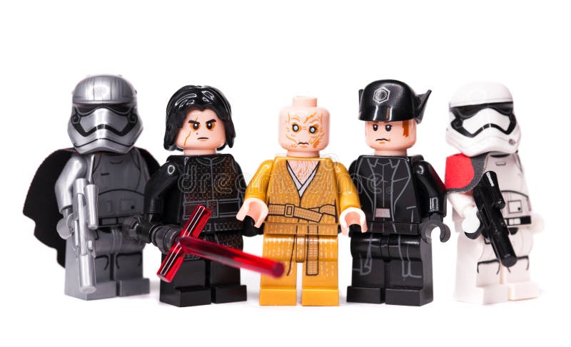 RYSKT SAMARA - JANUARI 17, 2019 LEGO STAR WARS Minifigures Star Wars tecken - episod 8, Kylo Ren, Phasma, Snoke, Hux