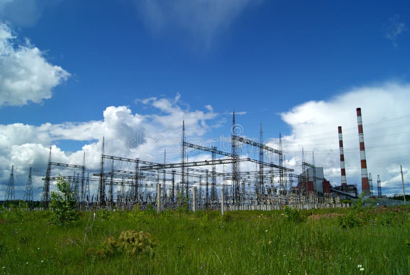 RYSSLAND PERMANENT - JUNI 12, 2015: Elektrisk avdelningskontor arkivfoton RYSSLAND PERMANENT - JUNI 12, 2015: Elektrisk avdelningskontor arkivfoton
