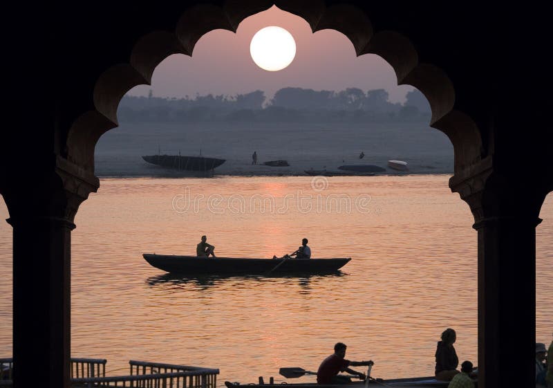 Rzeczny Ganges India - Wschód słońca -
