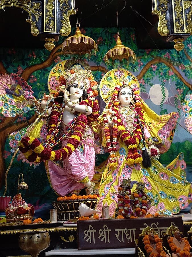 beautiful dresses of Lord krishna and radha rani,beautiful makeup of both is mesmerizing,I like to see again to again. beautiful dresses of Lord krishna and radha rani,beautiful makeup of both is mesmerizing,I like to see again to again