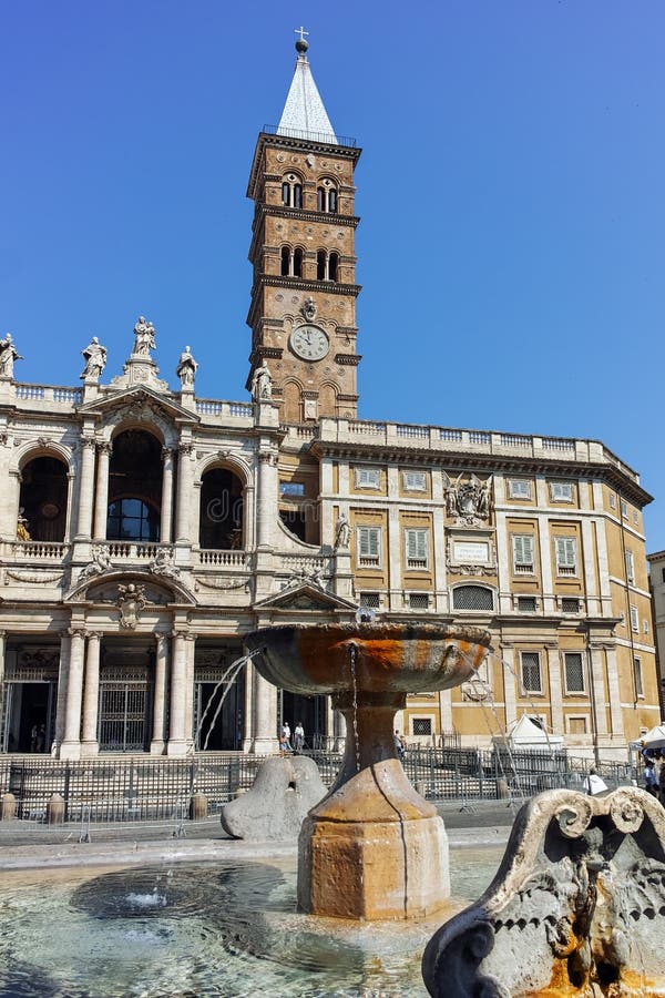 RZYM WŁOCHY, CZERWIEC, - 22, 2017: Czołowy widok bazylika Papale Di Santa Maria Maggiore w Rzym, Włochy
