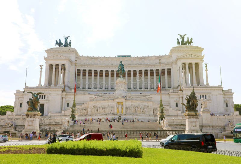 RZYM, WŁOCHY - 16 WRZEŚNIA 2019 R.: Zachód słońca na Ołtarzu Ojczyzny Altare della Patria na Placu Weneckim w Rzymie, Włochy obrazy royalty free RZYM, WŁOCHY - 16 WRZEŚNIA 2019 R.: Zachód słońca na Ołtarzu Ojczyzny Altare della Patria na Placu Weneckim w Rzymie, Włochy obrazy royalty free