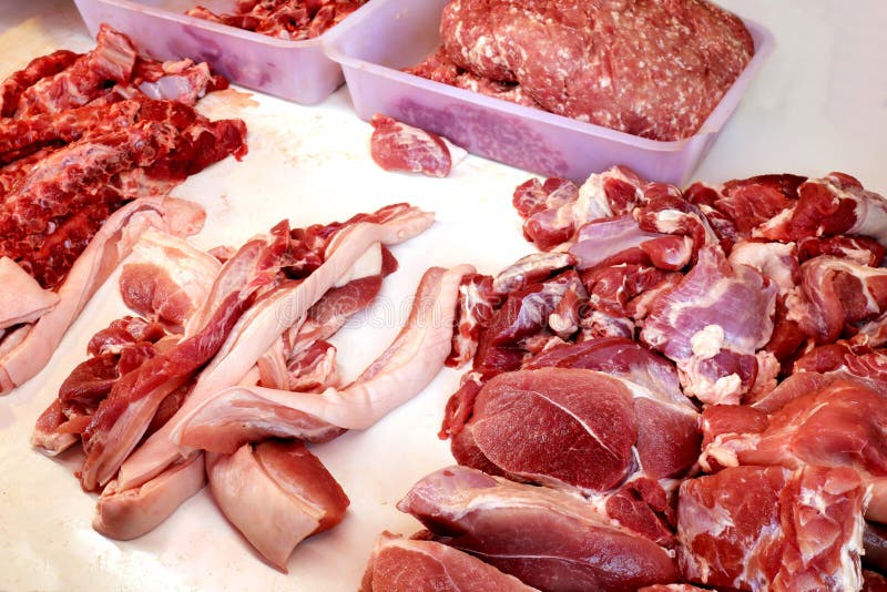 Rått griskött lappar kött, fett griskött i den nya marknaden, rått griskött, rått grisköttstyckkött