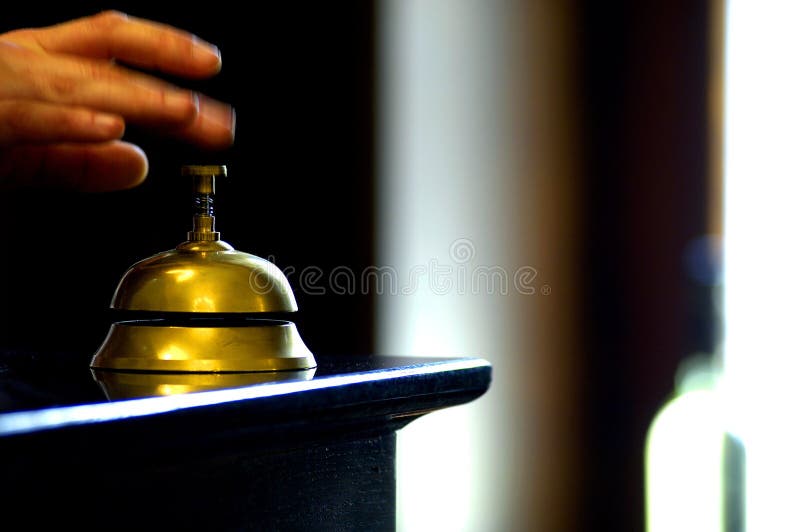 Bell sur la table photo libre de droits Bell sur la table photo libre de droits