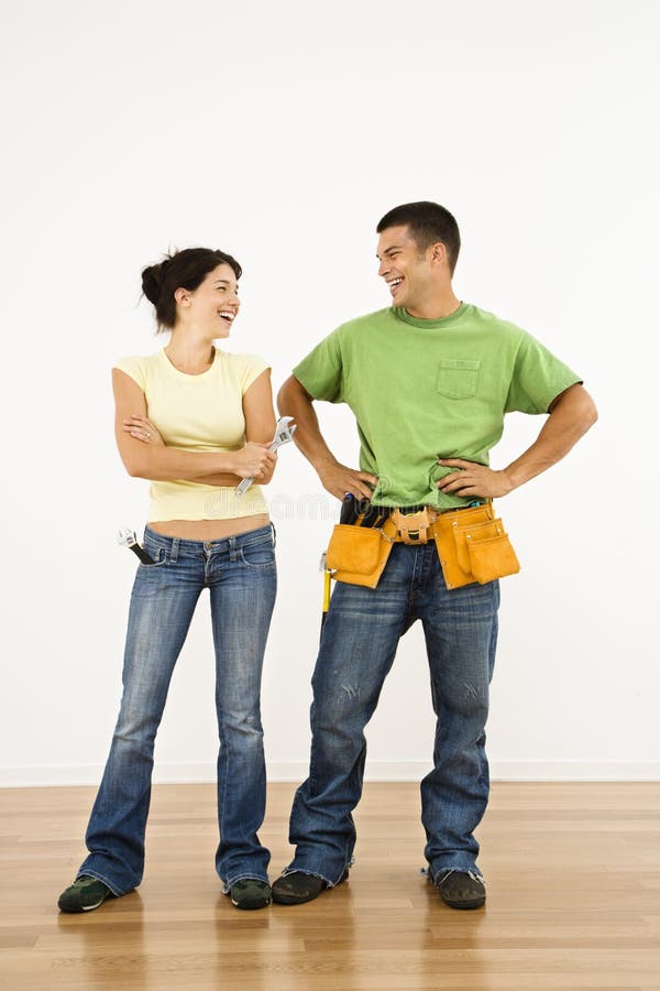 Rénovation des couples à la maison. photo stock Rénovation des couples à la maison. photo stock