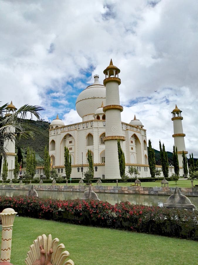 Panoramic view of the Taj Mahal in the Parque Jaime Duque in Bogota, Colombia. Park with lake and sculptures of Greek gods in Latin America. Places to visit in Bogotá, Colombia. Panoramic view of the Taj Mahal in the Parque Jaime Duque in Bogota, Colombia. Park with lake and sculptures of Greek gods in Latin America. Places to visit in Bogotá, Colombia.