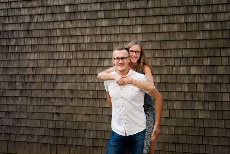 République Tchèque de jeune portrait de couples photographie stock République Tchèque de jeune portrait de couples photographie stock