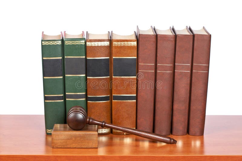 Réserve en bois de loi de marteau vieil photographie stock libre de droits