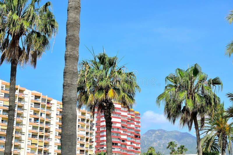 résidences dans la marina de Benalmadena, Espagne image stock résidences dans la marina de Benalmadena, Espagne image stock