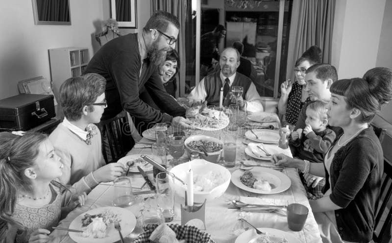 Rétro dîner Turquie de thanksgiving de famille de vintage