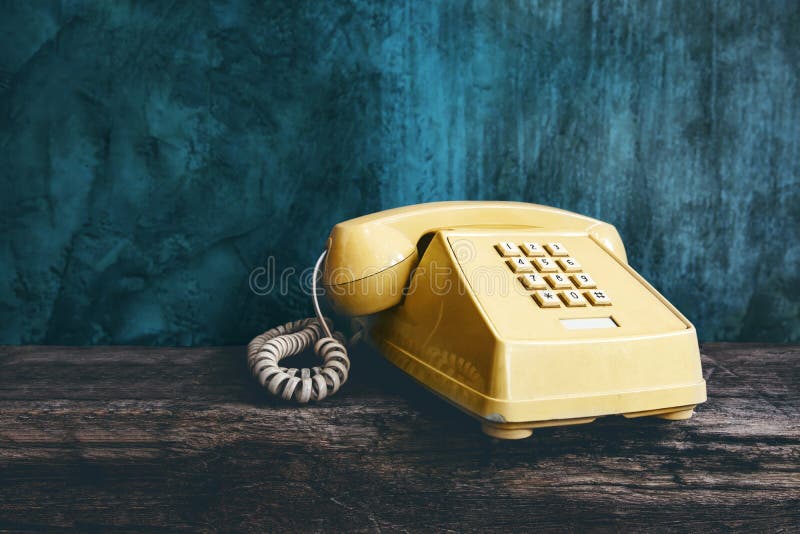 Rétro téléphone de bureau de vintage avec le style de bouton poussoir, vieil article photographie stock Rétro téléphone de bureau de vintage avec le style de bouton poussoir, vieil article photographie stock