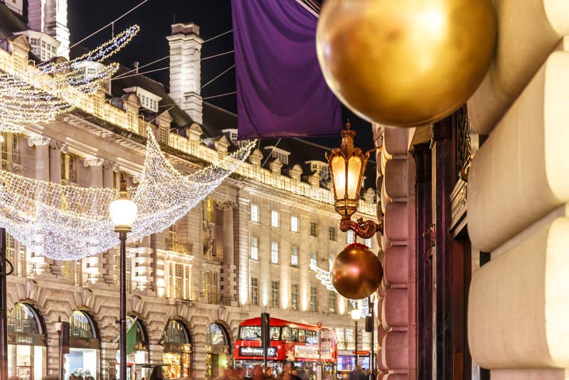 Réverbère décoré de Noël, Londres images libres de droits Réverbère décoré de Noël, Londres images libres de droits