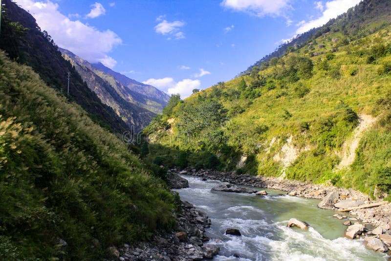 Río de Bhotekoshi con paisaje hermoso fotos de archivo Río de Bhotekoshi con paisaje hermoso fotos de archivo