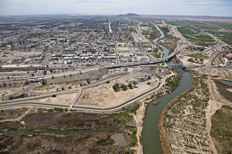 Río De Colorado En Yuma, Arizona Foto de archivo - Imagen de terreno
