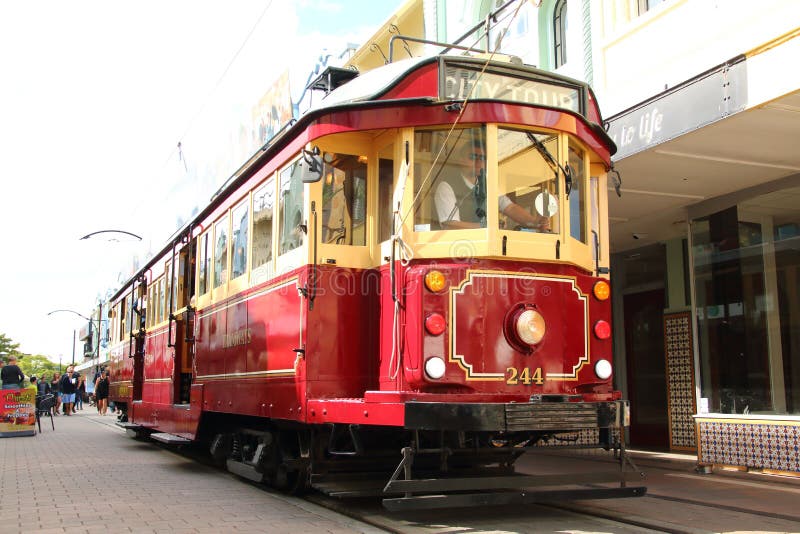 Röd Christchurch spårvägspårvagn, Nya Zeeland royaltyfri foto