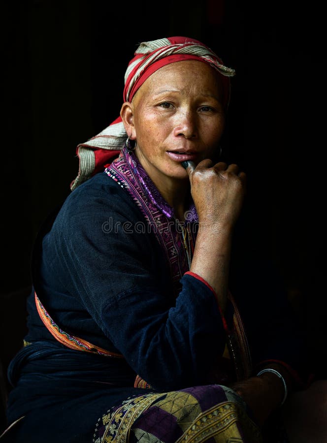 Red Dzao tribes is one of the minority tribes in Sapa, Vietnam. 2012 Clothes made of hemp dyed indigo juice, so you can see many women ingrained into skin blue paint. Red Dzao tribes is one of the minority tribes in Sapa, Vietnam. 2012 Clothes made of hemp dyed indigo juice, so you can see many women ingrained into skin blue paint