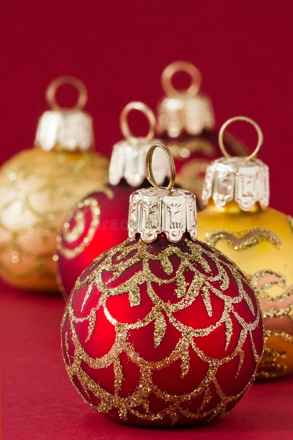 Röda och guld- julbollar III arkivfoto Röda och guld- julbollar III arkivfoto