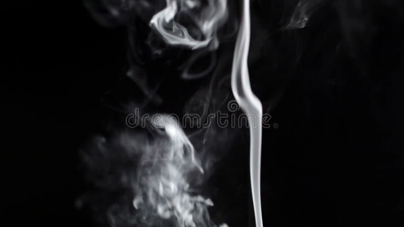 Rök på en svart bakgrund.