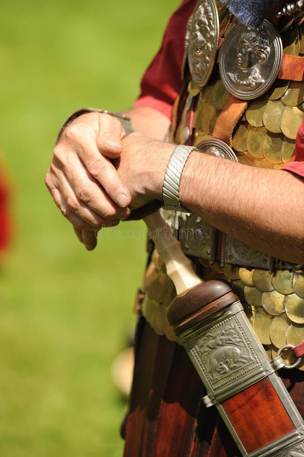 Römischer Soldat mit Klinge lizenzfreies stockfoto Römischer Soldat mit Klinge lizenzfreies stockfoto