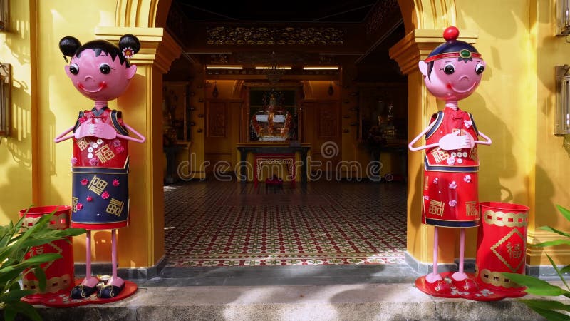 Rör sig sakta in i golvet på marken i pagoda