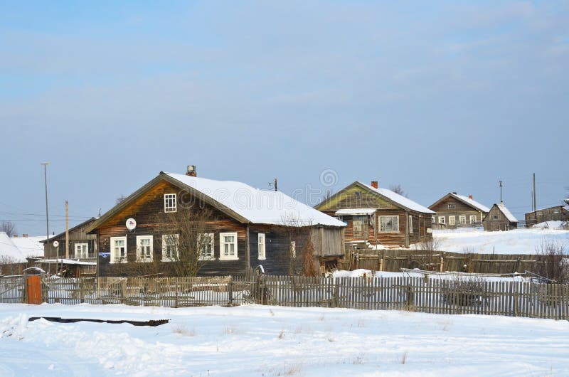 Rússia, oblast de Arkhangelsk, distrito de Onezhsky, vila Vorzogory no inverno