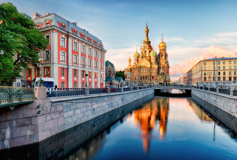 Rússia, St Petersburg - salvador da igreja no sangue derramado