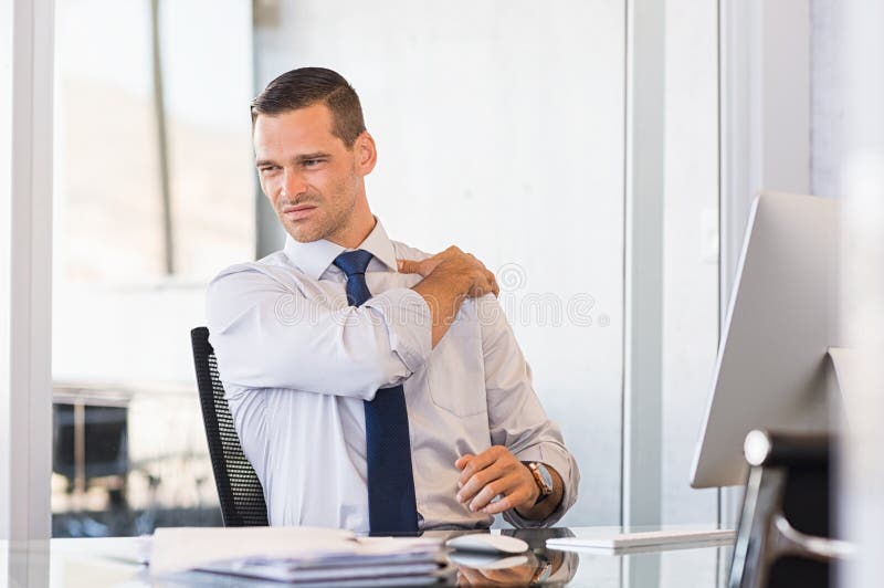 Rückenschmerzen bei der Arbeit lizenzfreie stockfotos Rückenschmerzen bei der Arbeit lizenzfreie stockfotos
