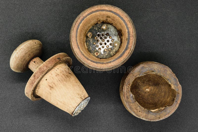 Ręcznego rocznika drewniany pieprzowy młyn obraz stock Ręcznego rocznika drewniany pieprzowy młyn obraz stock
