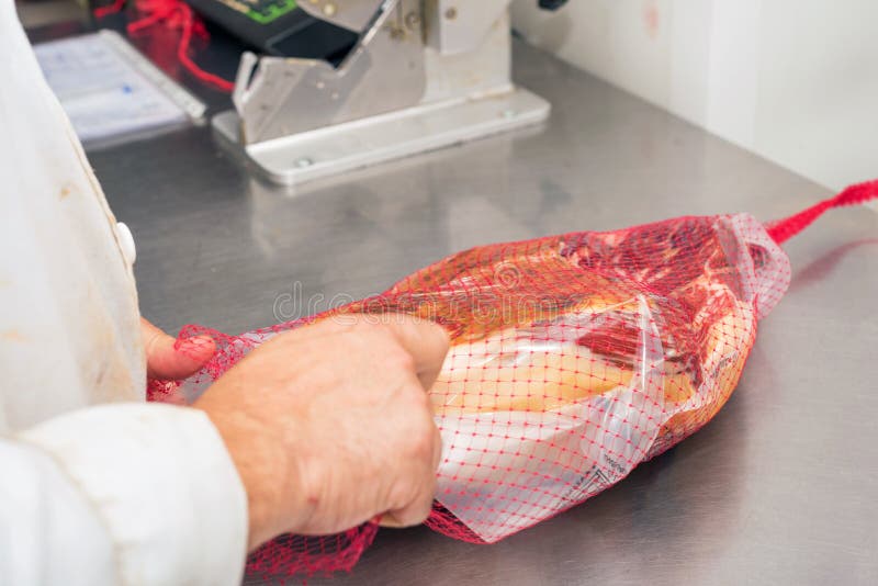 Rękodzielnicza próżnia - upakowany baleron Mięsny przemysł obraz stock Rękodzielnicza próżnia - upakowany baleron Mięsny przemysł obraz stock