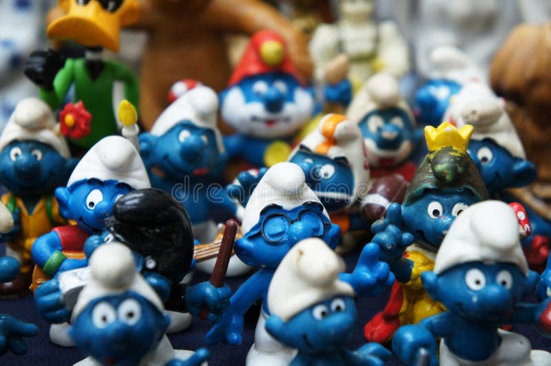 Sélectif Concentré De Fiction Dessin Animé Action Figurine Smurfs