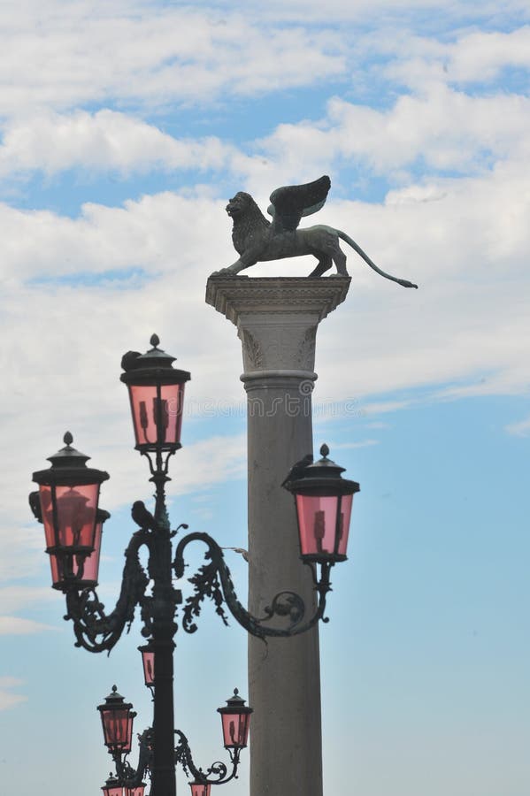 Símbolo Do Leão Da Serenissima Repubblica Que Significa Serena República De  Venice Em Itália Imagem de Stock - Imagem de george, veneza: 260728333