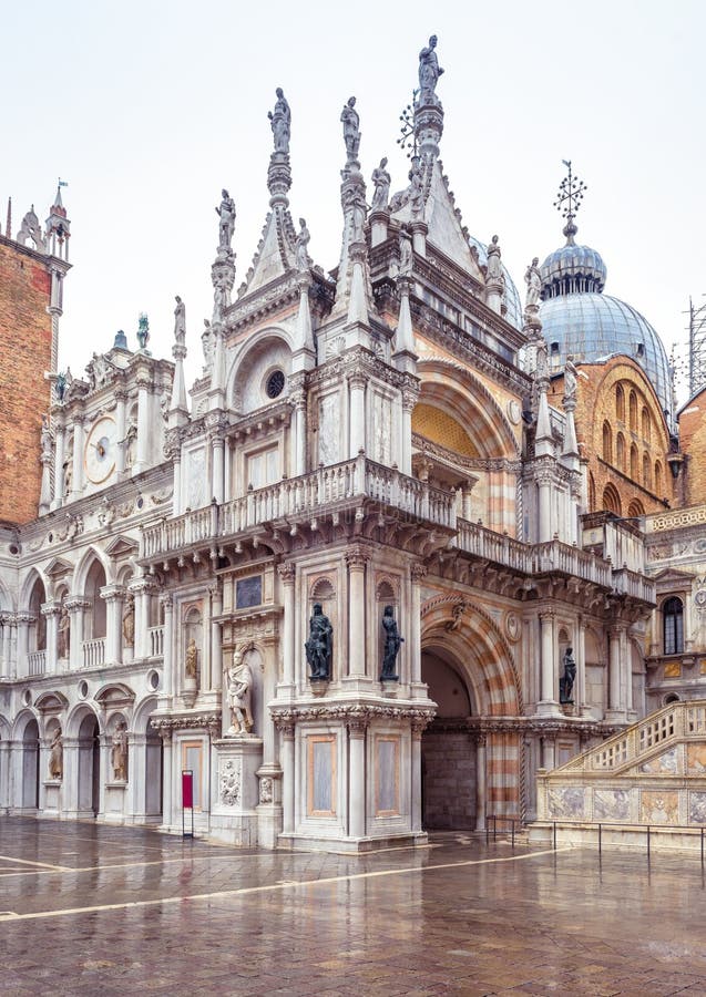 Doge`s Palace or Palazzo Ducale, Venice, Italy. It is one of the top landmarks of Venice. Beautiful architecture of the Renaissance. Ornate courtyard of the old Doge`s Palace in the Venice center. Doge`s Palace or Palazzo Ducale, Venice, Italy. It is one of the top landmarks of Venice. Beautiful architecture of the Renaissance. Ornate courtyard of the old Doge`s Palace in the Venice center