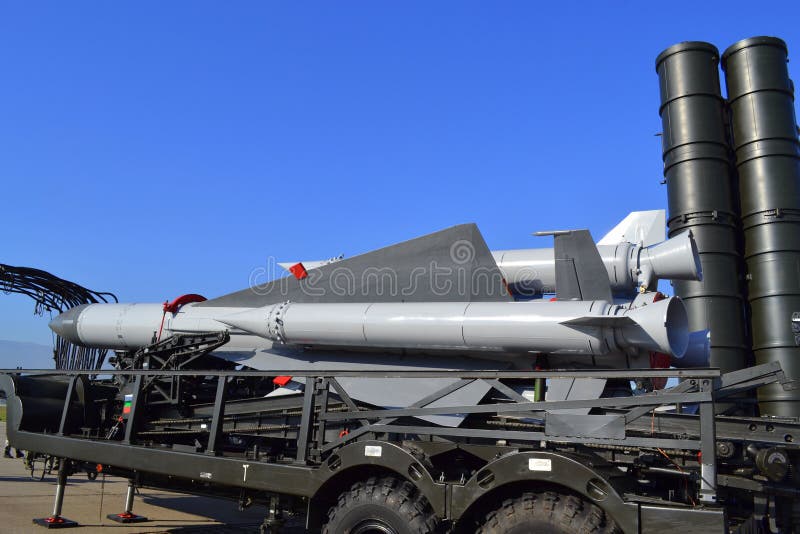 S-200 ( NATO meno SA-5 Gammon ) je Sovietsky dlhý rad protilietadlových rakiet zložité.