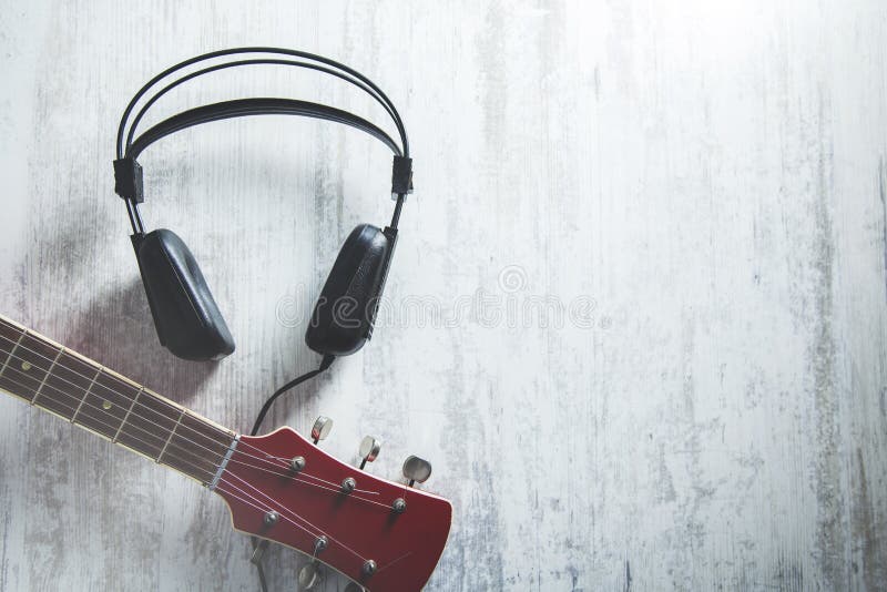 S?uchawka z gitar? zdjęcia stock S?uchawka z gitar? zdjęcia stock