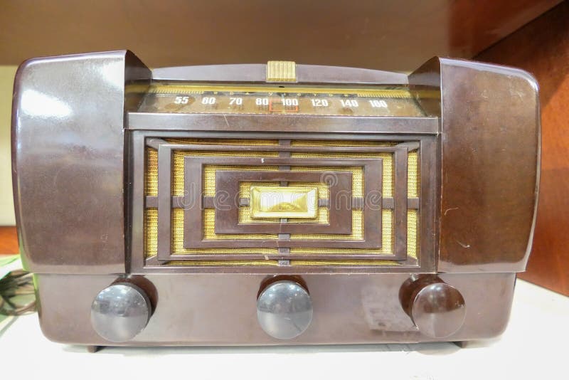 1940s Vintage Bakelite Radio Stock Image - Image of decoration