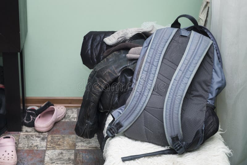 Effets Personnels En Desordre Photo Stock Image Du Hairdryer