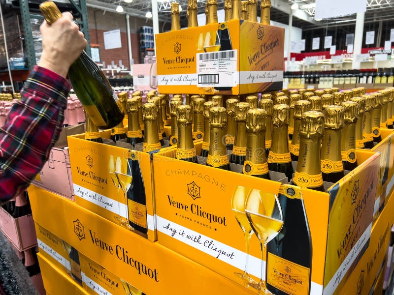 Veuve clicquot ponsardin champagne label hi-res stock photography and  images - Alamy